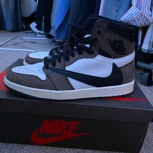Travis Scott Jordan 1